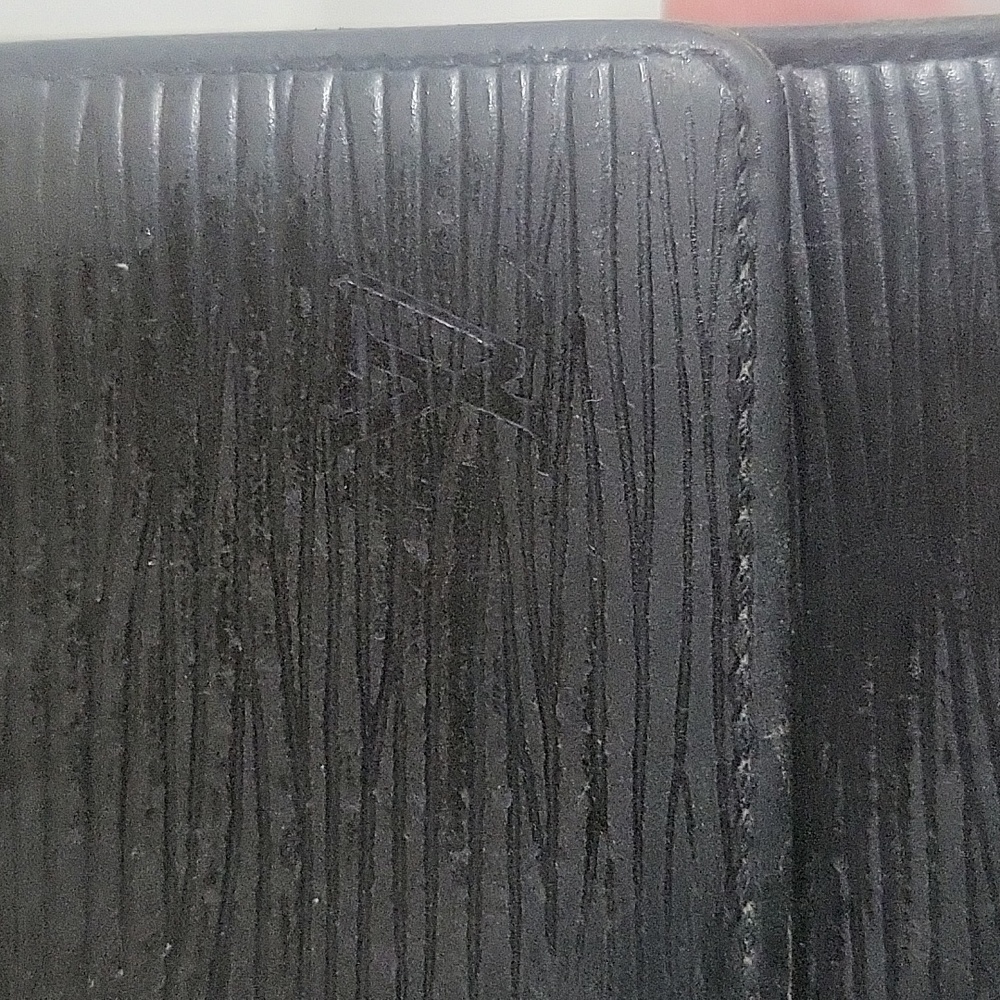 Louis Vuitton Epi Wallet  Tri Fold  (Black) - Picture 10 of 14